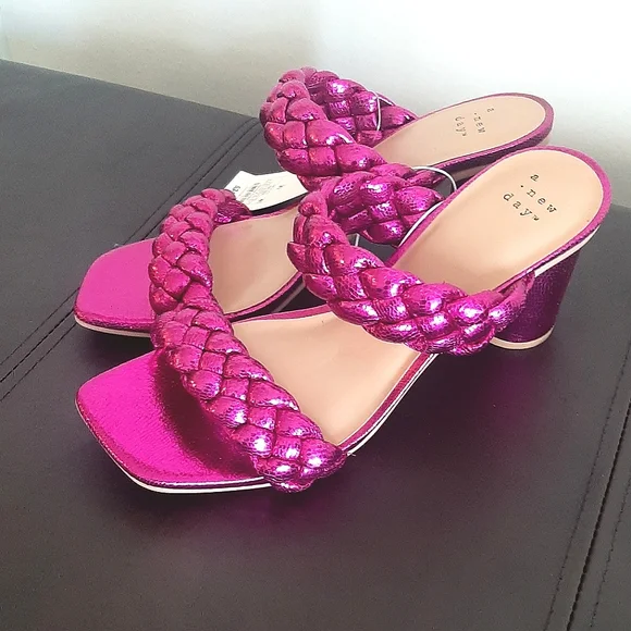 NWT- a new day Fuchsia Mules - Picture 4 of 9